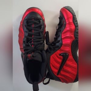Metallic red foamposites
